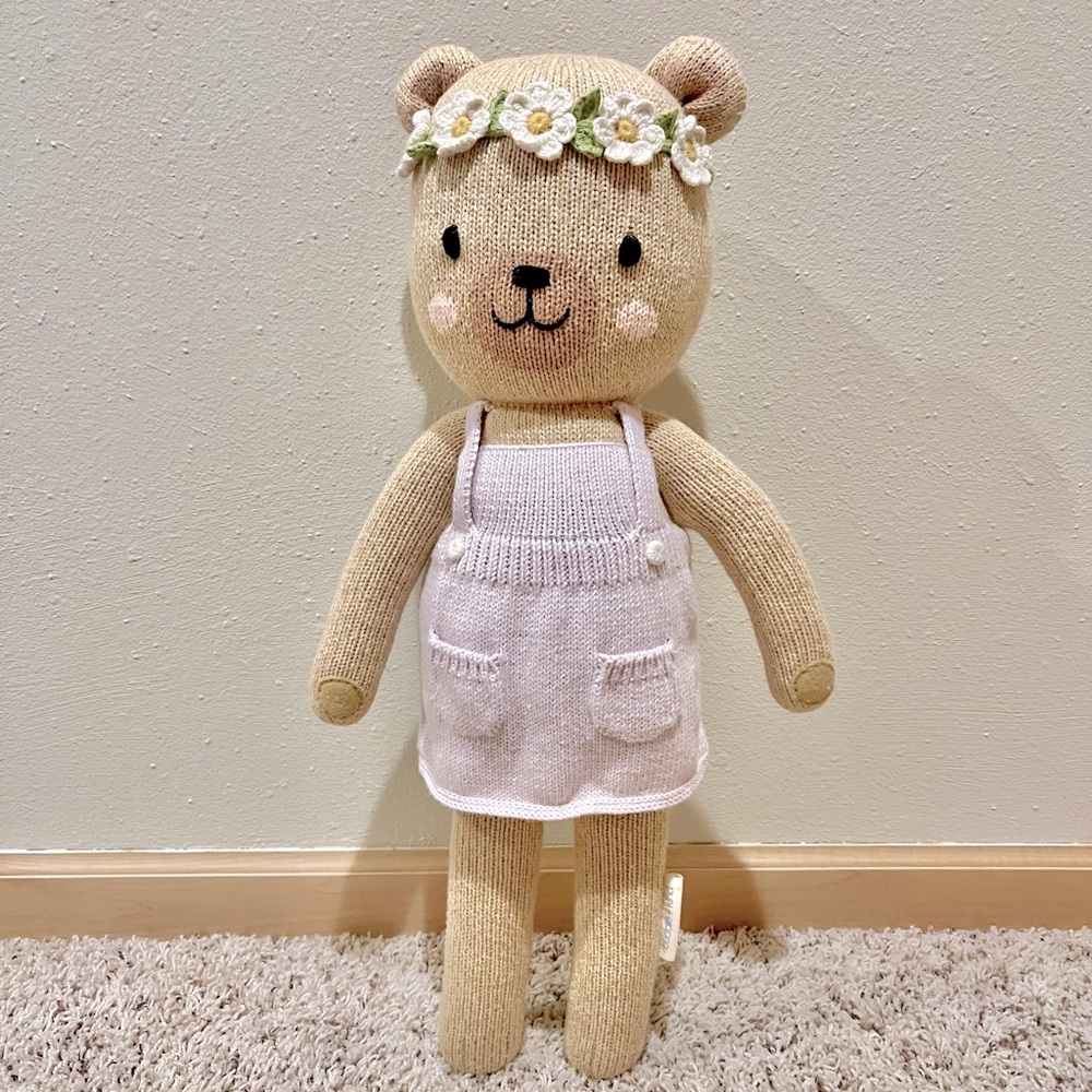 Cuddle and kind bear
